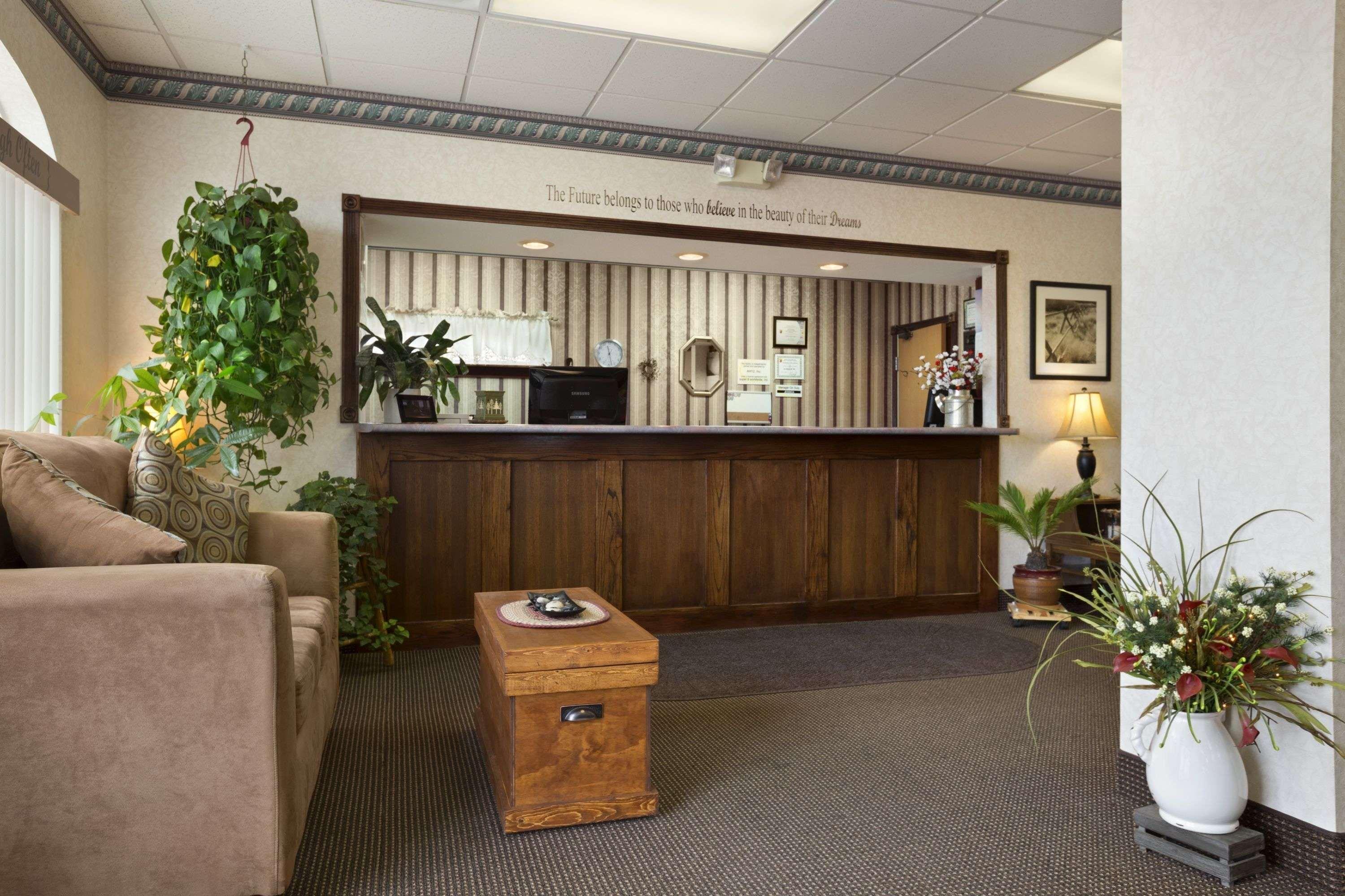 Econo Lodge Скотсблафф Экстерьер фото