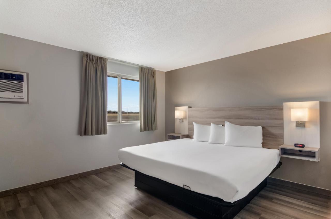 Econo Lodge Скотсблафф Экстерьер фото